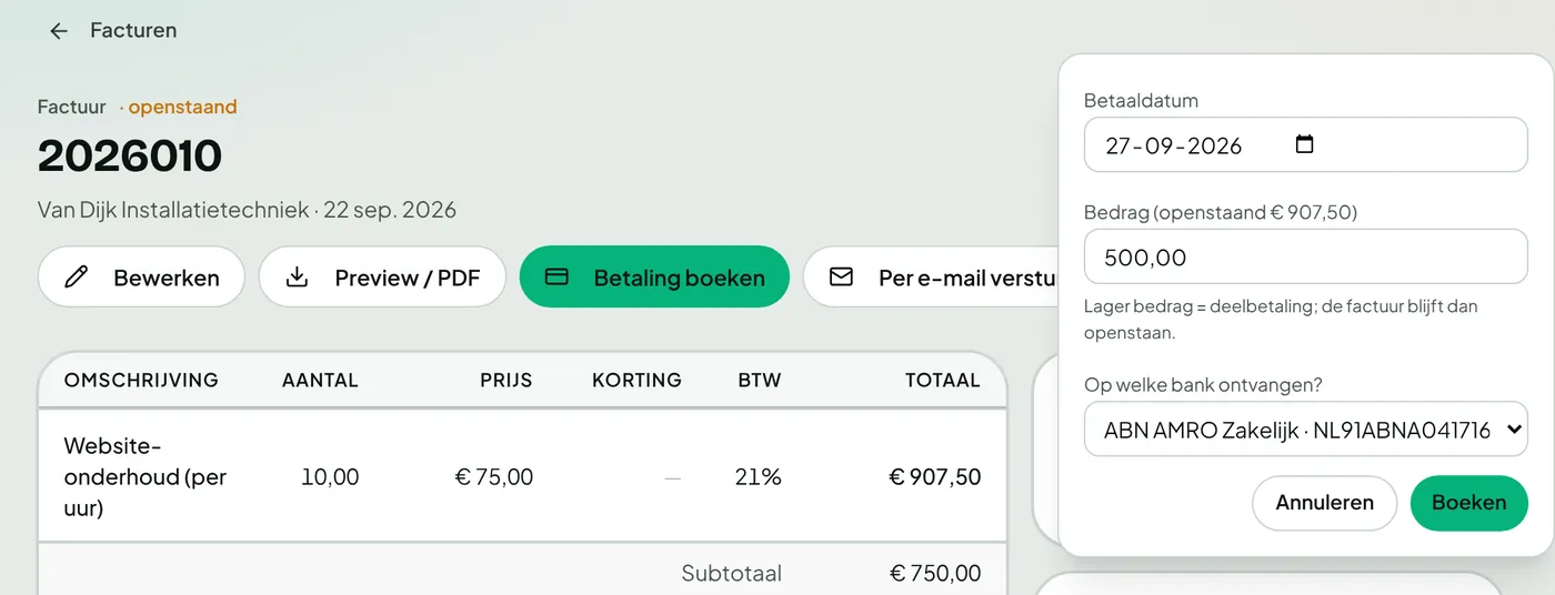 Een deelbetaling boeken op een factuur; het restbedrag blijft openstaan.