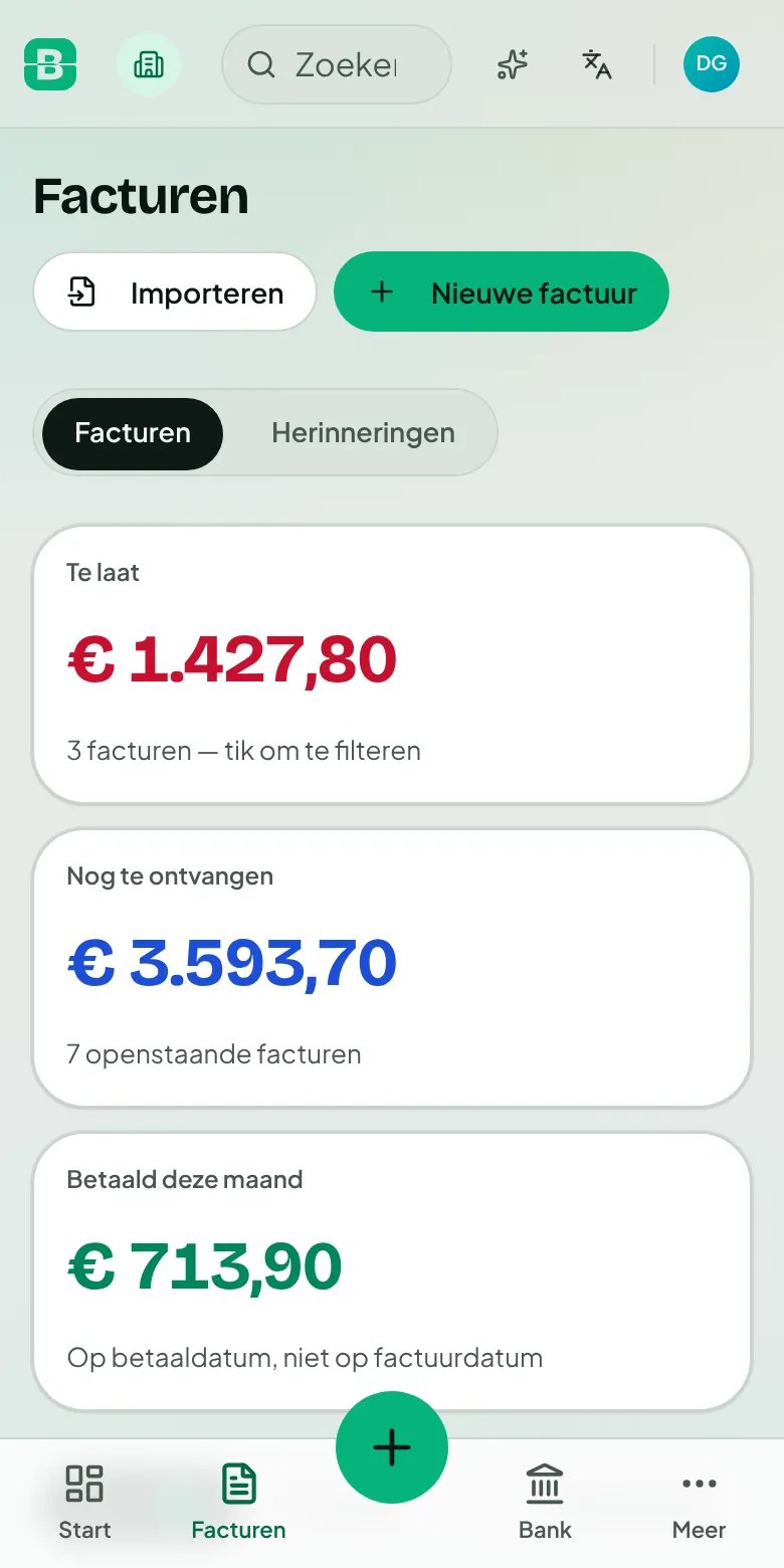 Facturenlijst van Bizzcounter op een telefoon met de plusknop voor een nieuwe factuur.